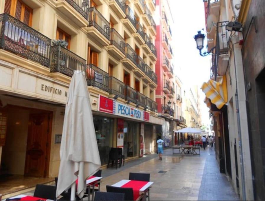 Calle Mayor Next To Beach Alicante Buitenkant foto