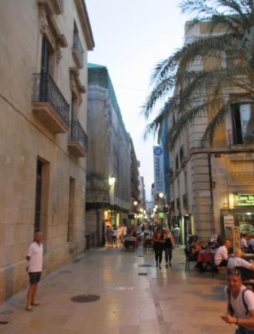 Calle Mayor Next To Beach Alicante Buitenkant foto